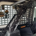 Wewnętrzne panele MOLLE do Wranglera JLU w zestawie - widok z wnętrza na zamontowany panel