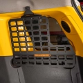 Toyota FJ Cruiser zestaw wewnętrznych paneli MOLLE - widok na zamontowany panel
