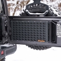 Jeep Wrangler JLU stolik wyprawowy z panelem molle do montażu akcesoriów