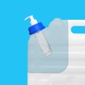 SimplyCan DIN61 Blue – View of the Installed Soap Dispenser on the Water Canister