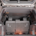 Expedition-Gear półka wyprawowa Toyota Land Cruiser 250 / Lexus GX550 - widok na zamontowaną półkę wraz z wewnętrznymi panelami MOLLE