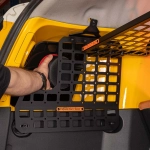 Panel MOLLE do Toyota FJ Cruiser – system mocowania akcesoriów 4x4 w bagażniku
