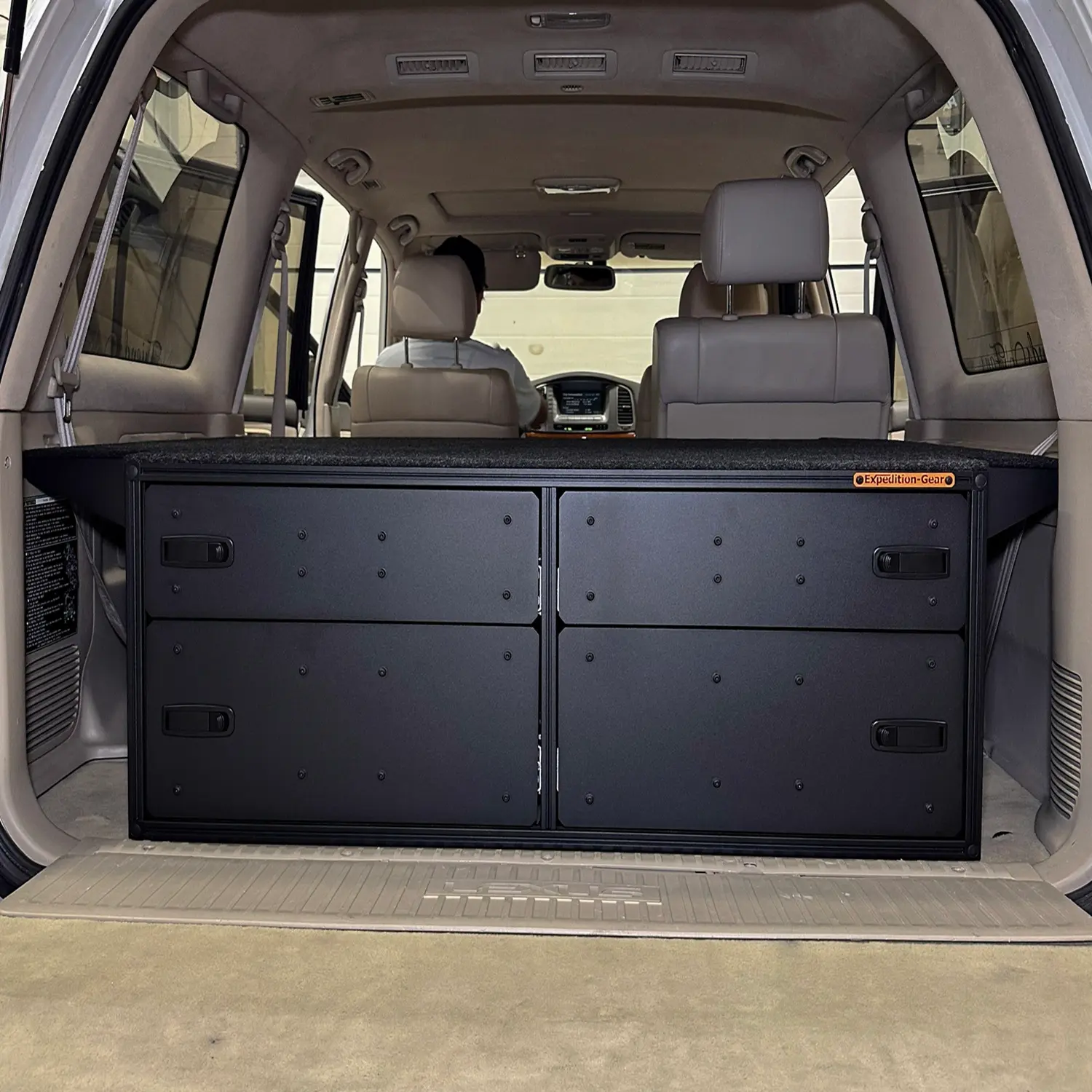 Toyota Land Cruiser 100/Lexus LX470 - czteroszufladowa zabudowa wyprawowa z funkcją spania